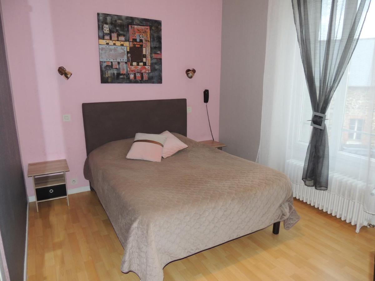 Le Gue De Genes Otel Ambrieres Les Vallees Dış mekan fotoğraf