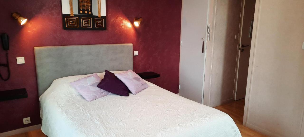 Le Gue De Genes Otel Ambrieres Les Vallees Dış mekan fotoğraf