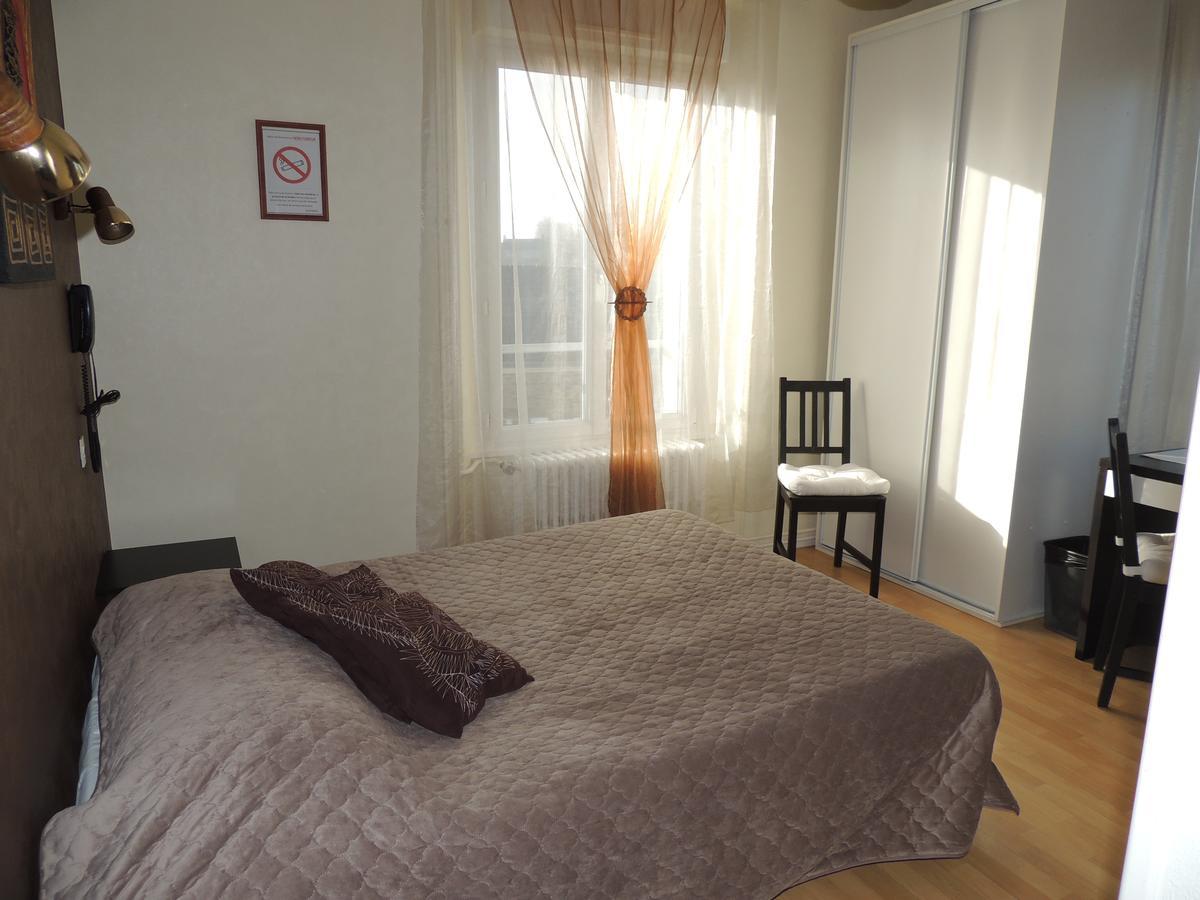 Le Gue De Genes Otel Ambrieres Les Vallees Dış mekan fotoğraf
